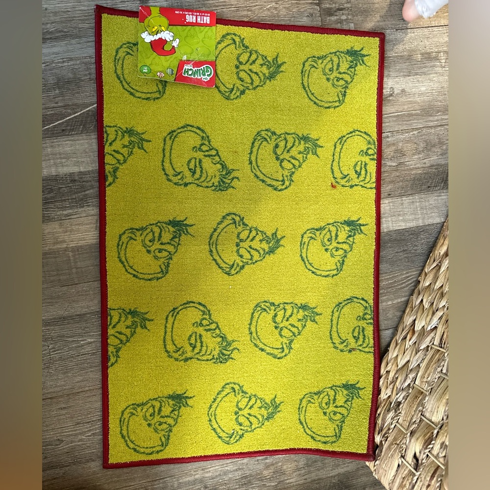 Grinch Themed bath rug for Christmas! New with tags.